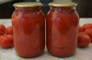 Очищенные помидоры в собственном соку