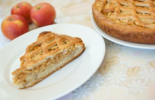 Пирог с тертыми яблоками