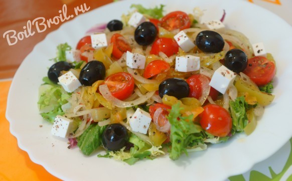 Греческий салат с фетаксой